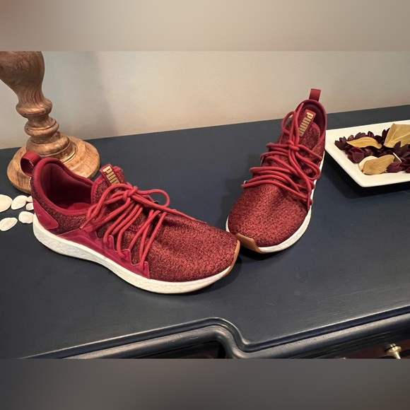 Puma NEW Nrgy Neko Knit sneakers size 9 maroon color - Picture 2 of 10